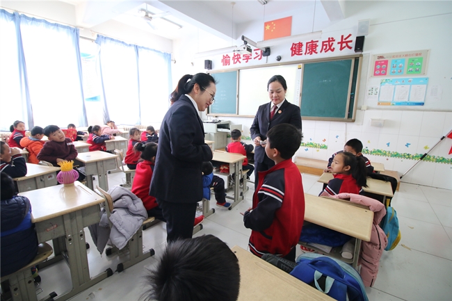 山东东营垦利区：到小学开展“检察助力健康成长”法治宣传活动